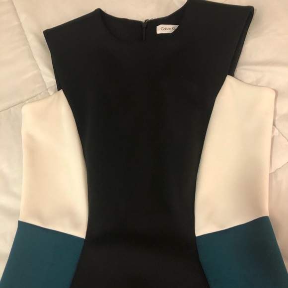 Knee length Calvin Klein stretch sheath - Picture 2 of 6